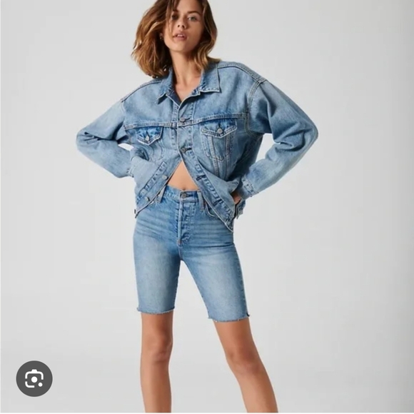 Aritzia Yoko Bermuda Short - Picture 1 of 4